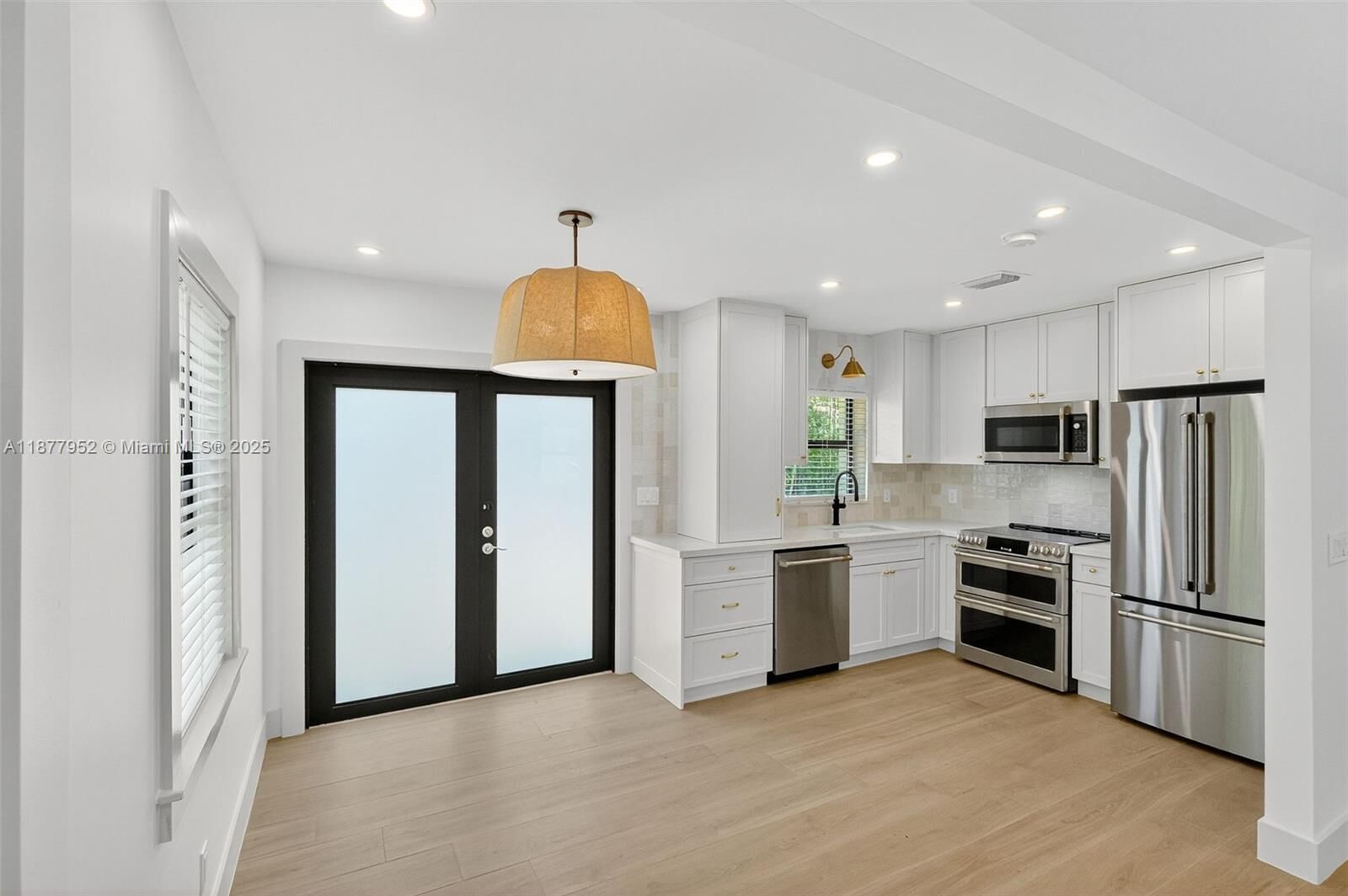 Property Photo:  29 Alcantarra Ave  FL 33134 