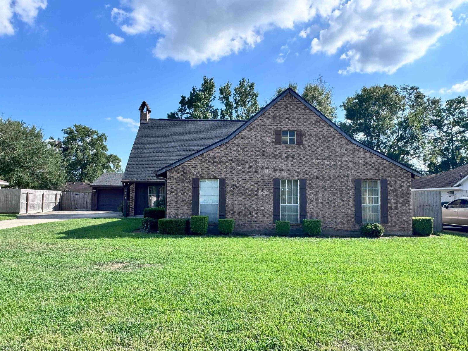 Property Photo:  6755 Gladys Ave  TX 77706 