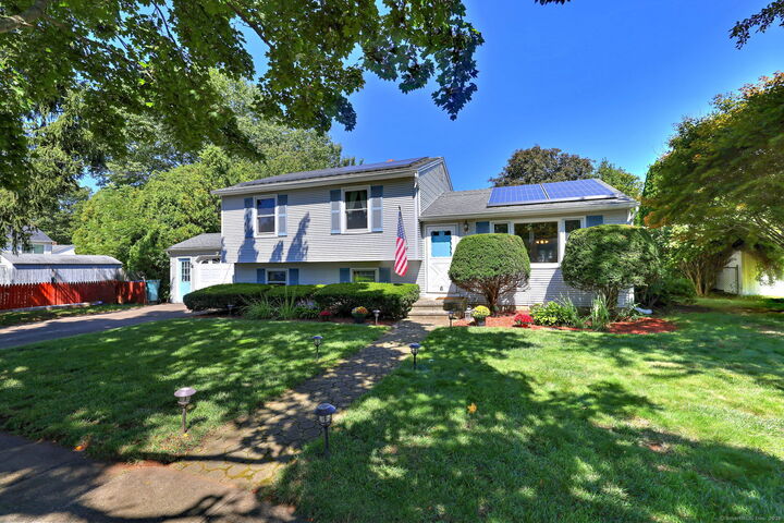 Property Photo:  6 Ferguson Road  CT 06518 