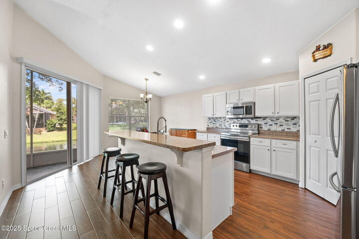 Property Photo:  195 Sedgewood Circle  FL 32904 