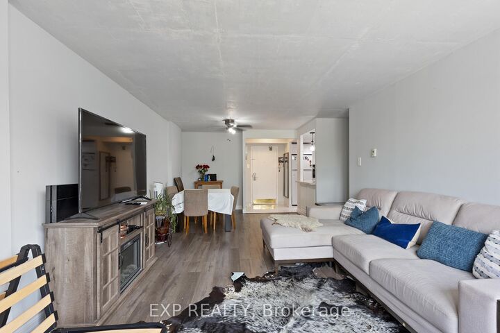 Photo de la propriété:  25 Fairview Road W 707  ON L5B 3Y8 