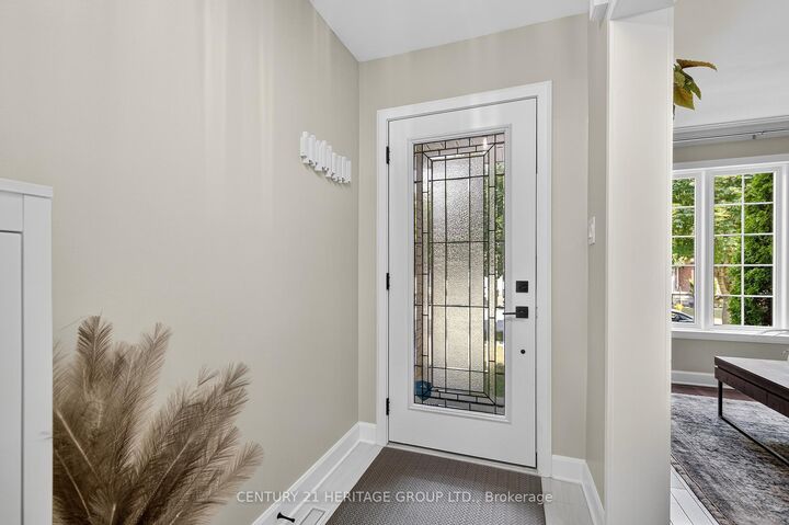 Photo de la propriété: 153 Thrushwood Drive ON L4N 0Z1
