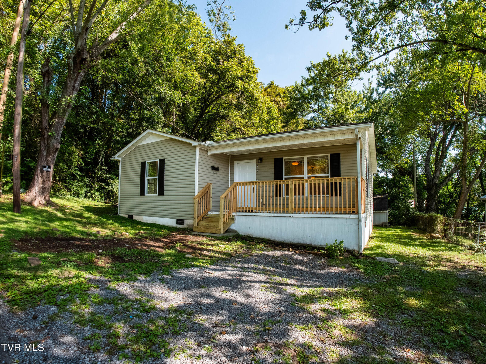 Property Photo: 410 North Armstrong Street TN 37857