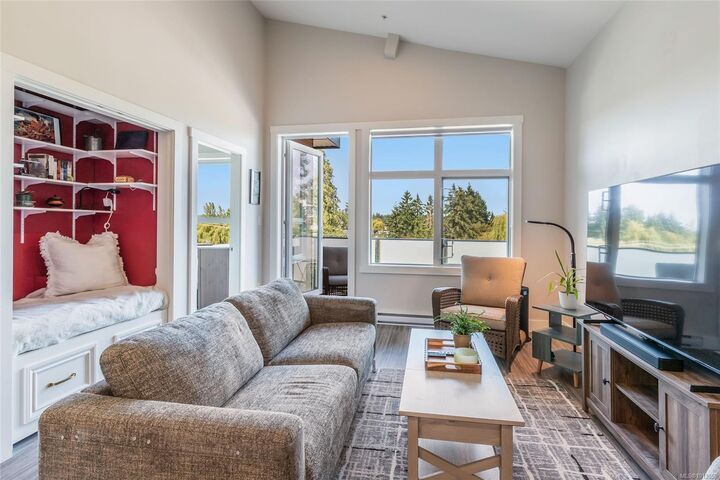 Property Photo:  525 Third St 308  BC V9R 1W7 