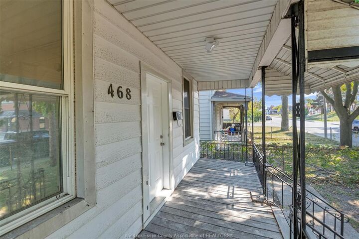 Property Photo:  468 Glengarry  ON N9A 1P9 