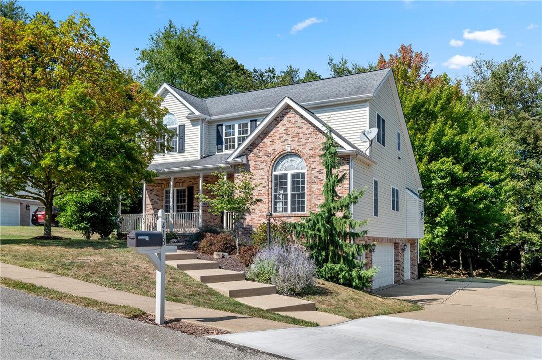 Property Photo:  418 Settlers Village Circle  PA 16066 