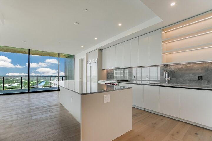610 Davis Street 4903  Austin TX 78701 photo