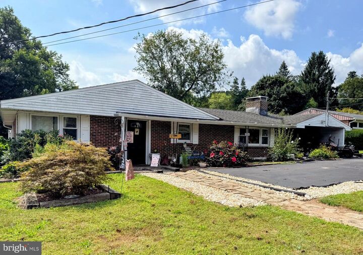 205 Oak Knoll Road  New Cumberland PA 17070 photo