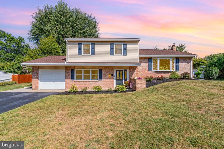4 Big Horn Avenue  Mechanicsburg PA 17055 photo