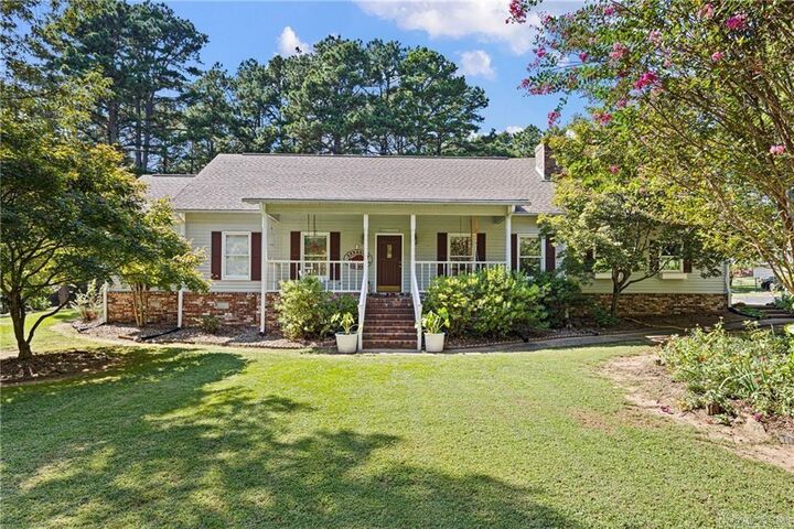 Property Photo:  302 Meadow Rd  AR 72802 