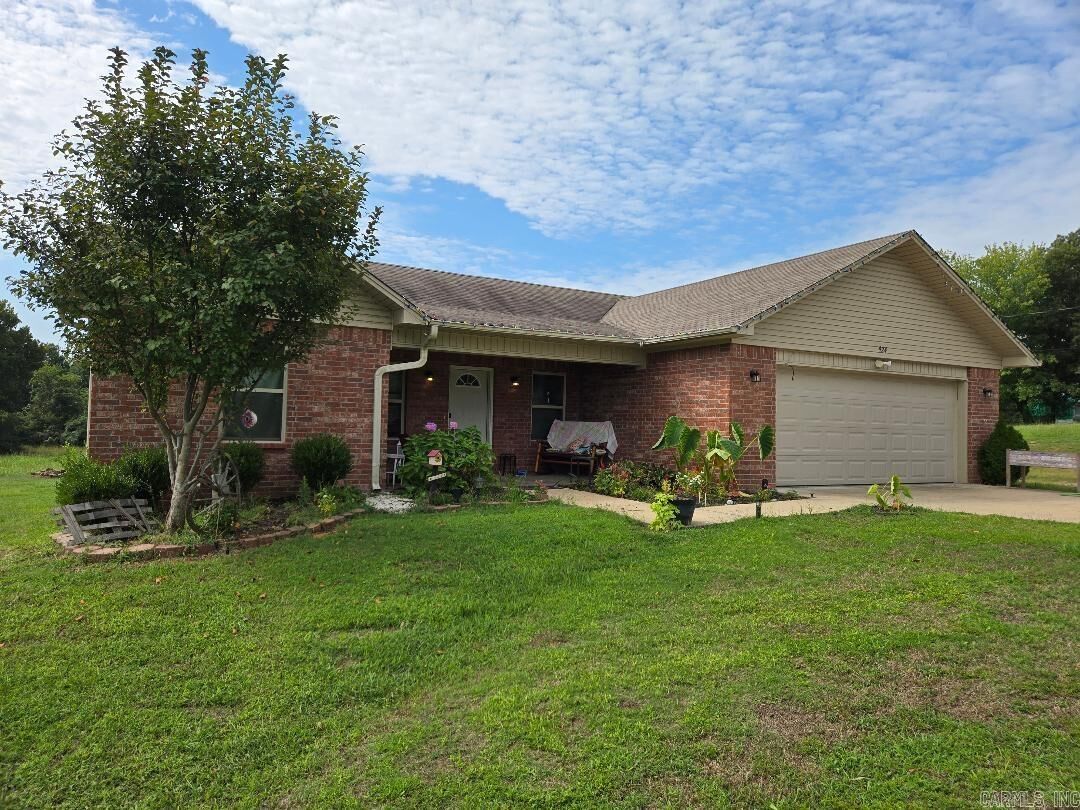 Property Photo:  924 E Quarry Street  AR 72846 