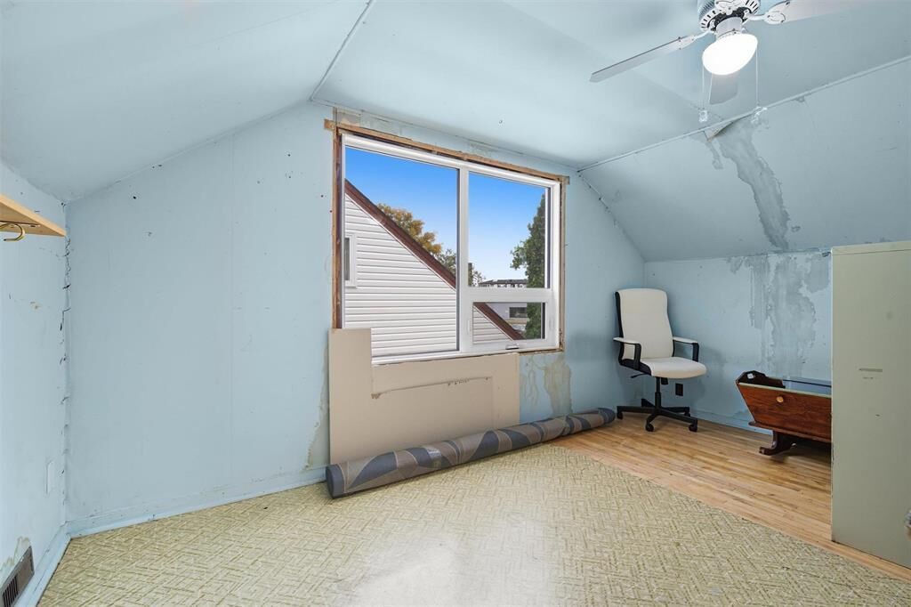 Photo de la propriété:  771 Hector Avenue  MB R3M 2E5 