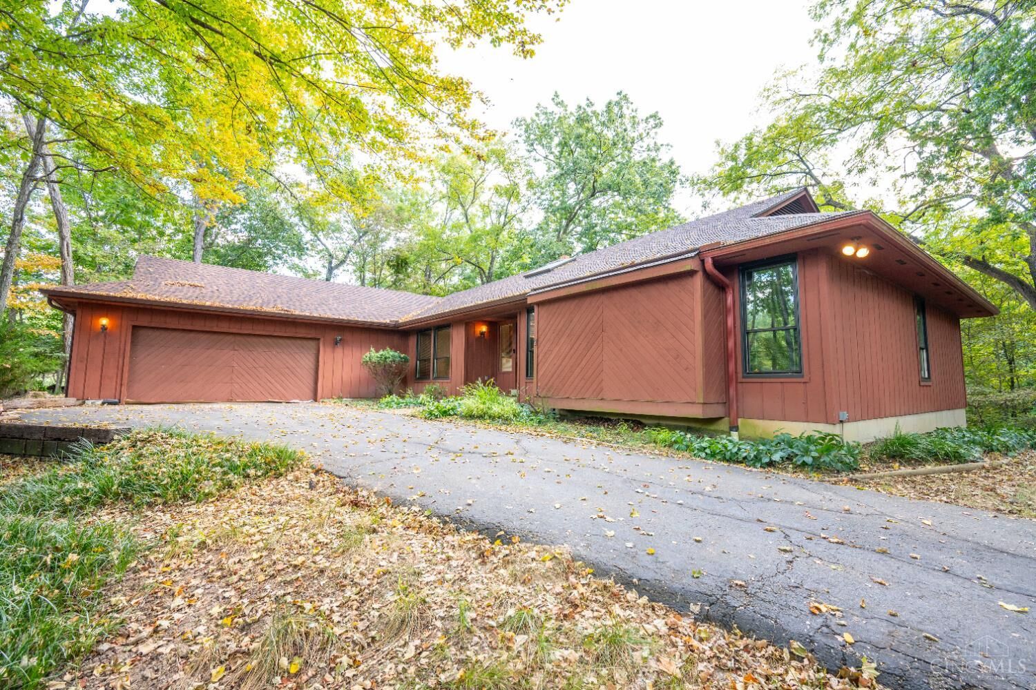 Property Photo:  955 Woodcreek Drive  OH 45150 