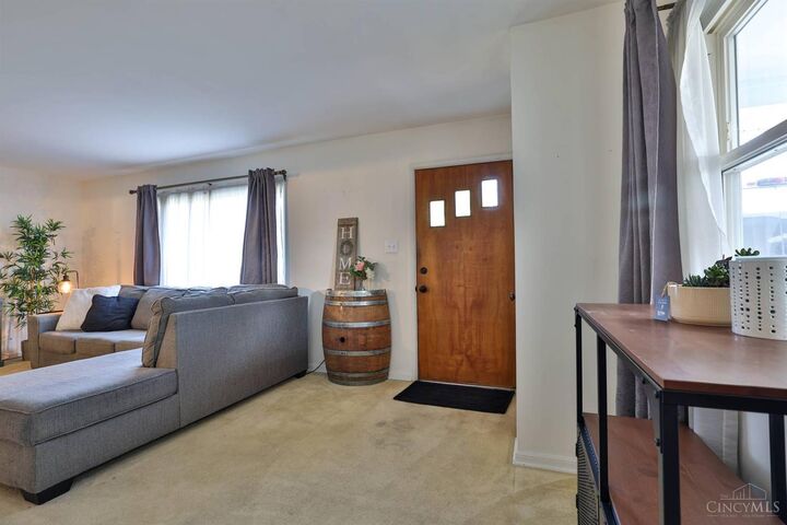 Property Photo: 1227 Ellen Drive OH 45042