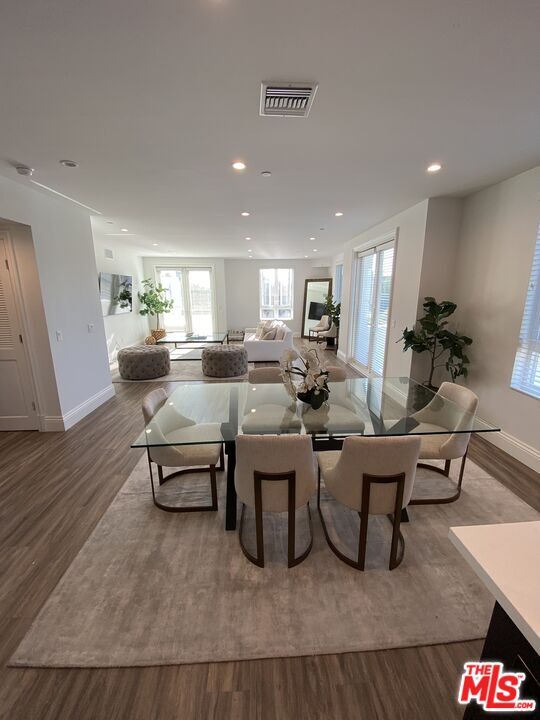 Property Photo:  8700 Chalmers Dr  CA 90035 