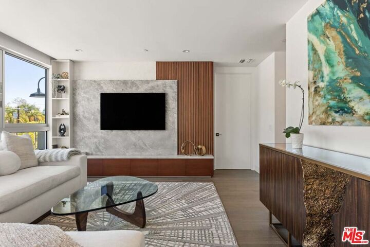 Property Photo: 728 N Sweetzer Ave CA 90069