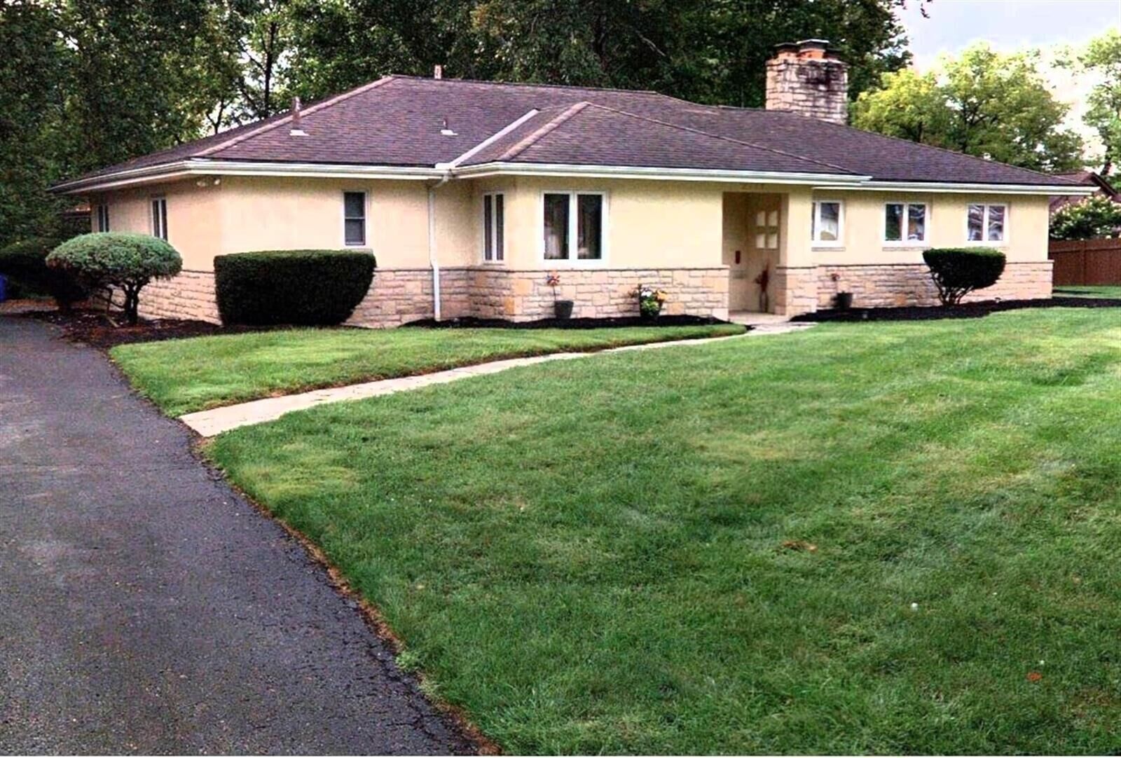 Property Photo:  2457 Brookwood Road  OH 43209 