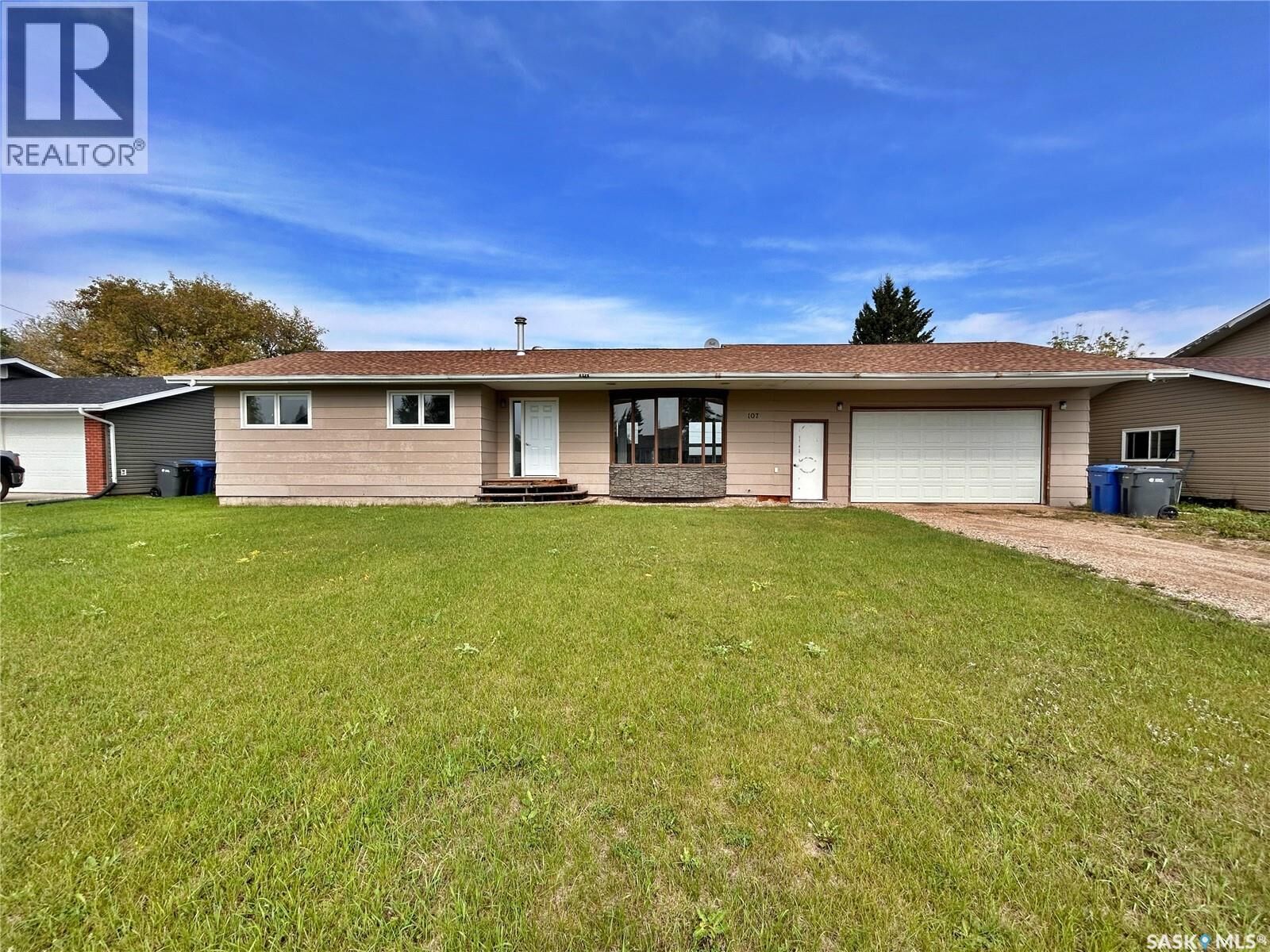 Property Photo: 107 Clements Avenue SK S0G 5A0