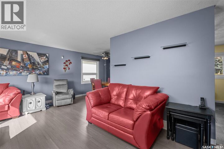 Property Photo:  768 28th Street E  SK S6V 1X9 