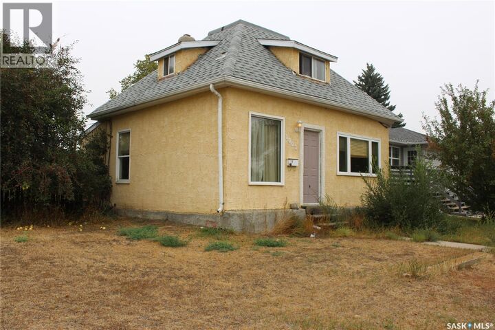 1002 Ominica Street E  Moose Jaw SK S6H 0J3 photo