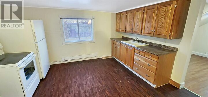 Property Photo:  94 Somerset Street  ON P3B 3A8 