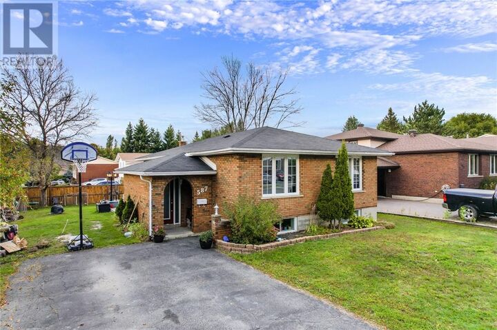 587 Beatrice Crescent  Sudbury ON P3A 5B4 photo