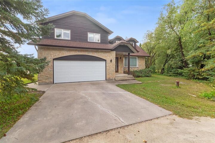 Property Photo:  530 Liss Road  MB R1A 3M5 
