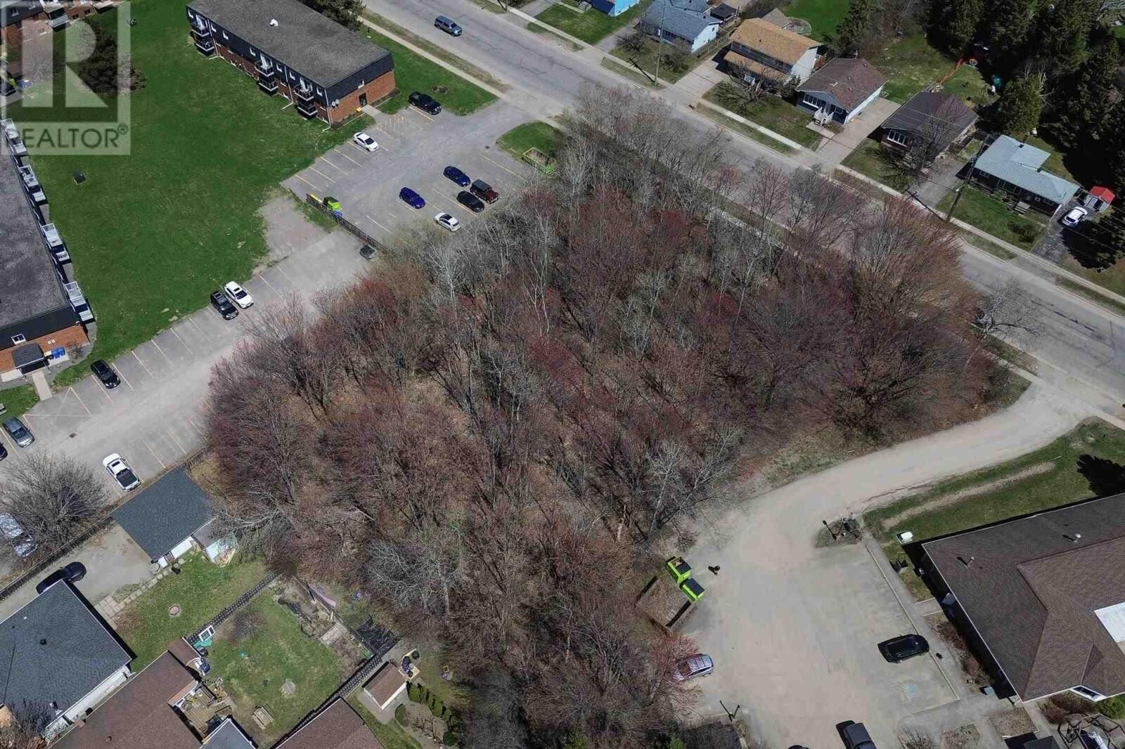 Photo de la propriété:  511 Boundary Rd  ON P6A 5Z2 