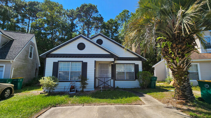 Property Photo:  2535 Georgetown Lane  FL 32547 