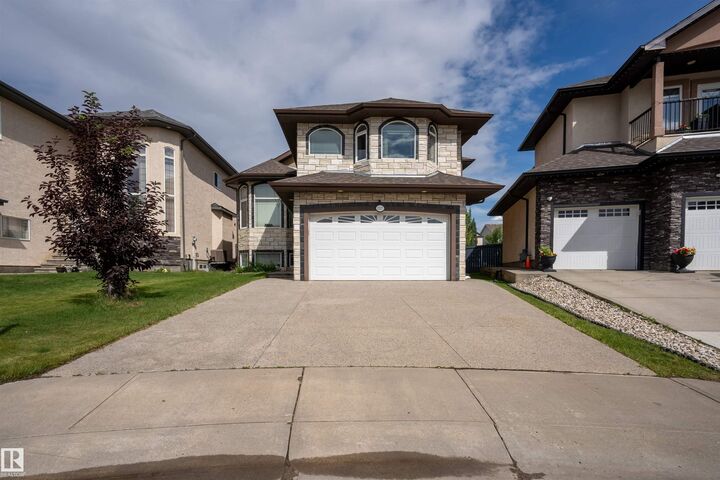 1527 67 Street SW  Edmonton AB T6X 0G8 photo
