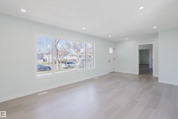 Property Photo:  12821 125 Street NW  AB T5L 0V1 