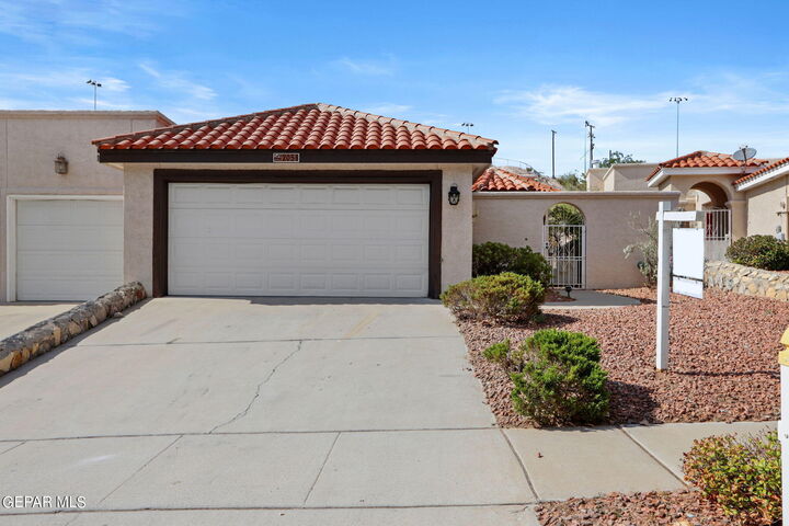 205 N Alto Mesa Drive B  El Paso TX 79912 photo
