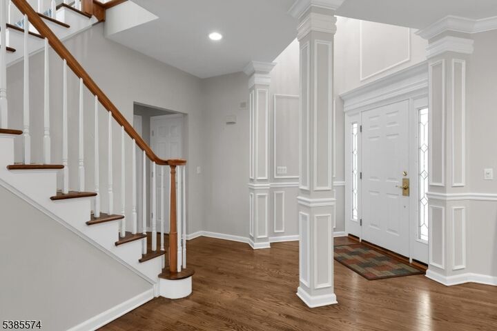 Property Photo:  12 Hadley Ct  NJ 07920 