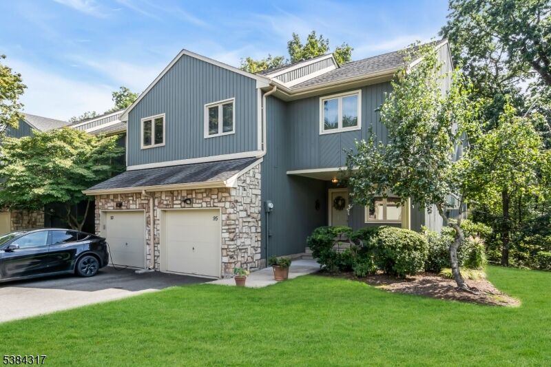 Property Photo:  95 Bond St  NJ 08807 