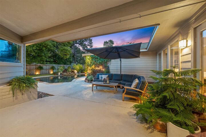 Property Photo:  722 Shadowbrook Drive  TX 77380 