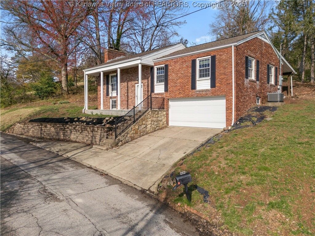 Property Photo:  1501 Knob Road  WV 25314