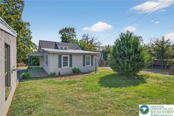 Property Photo:  36 E Penn Lane  PA 18052 