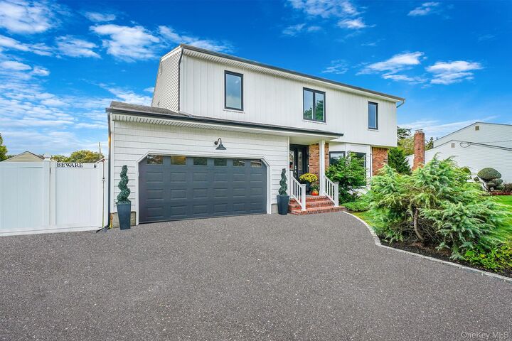 11 Susan Court  Babylon NY 11729 photo