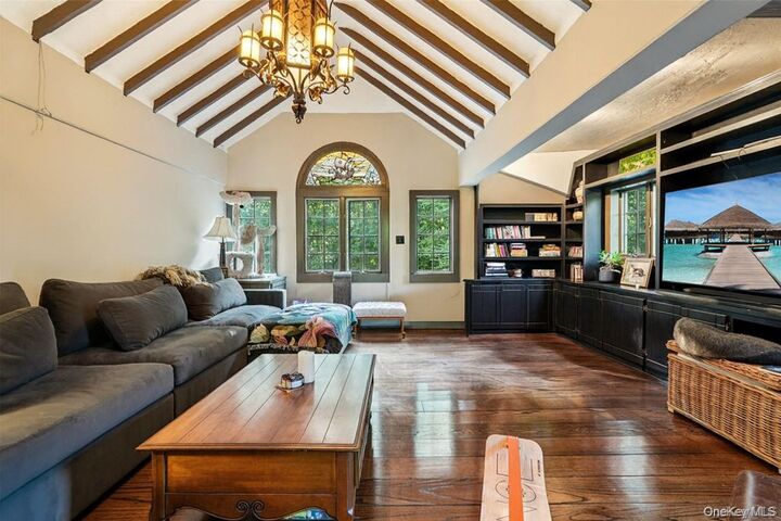 Property Photo:  51 Laurel Road  NY 10956 