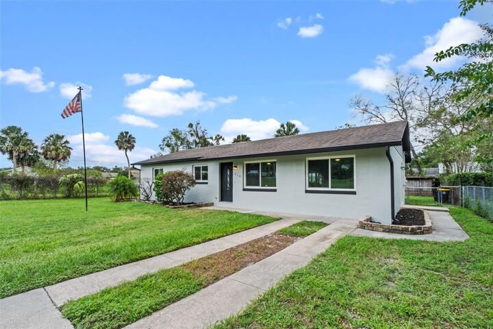 Property Photo: 510 S Park Avenue FL 32763