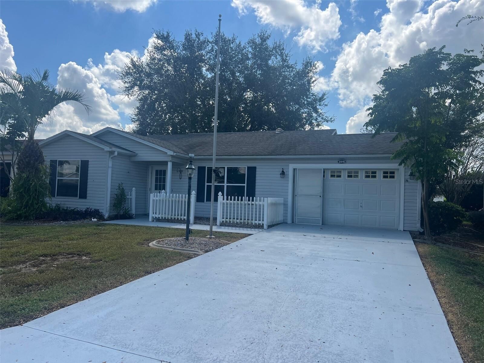 Property Photo:  2016 Cordero Court  FL 32159 