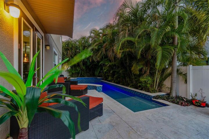 Property Photo:  3706 W Vasconia Street  FL 33629 