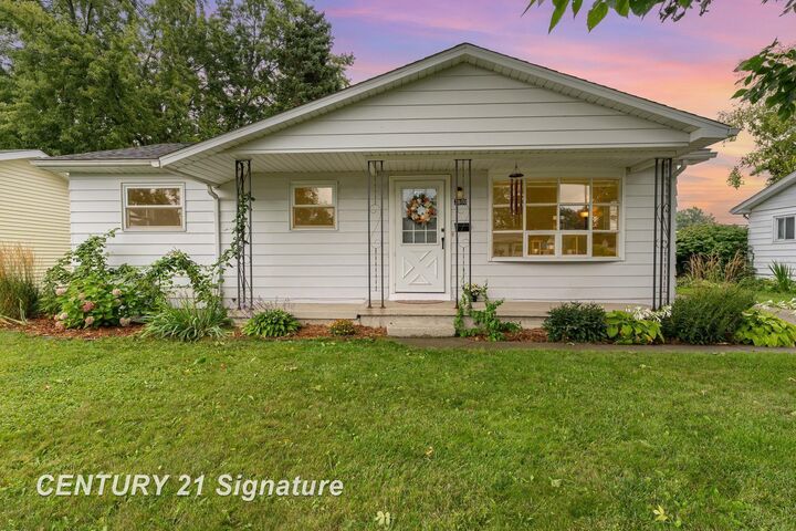 Property Photo:  3800 Ventura Drive  MI 48604 