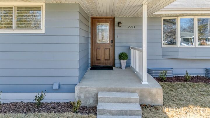 Property Photo:  2711 Lake Shore Drive  MI 49829 