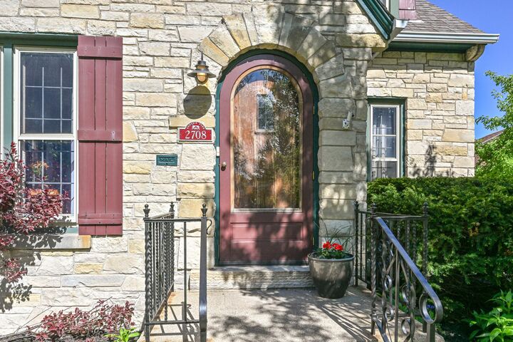 Property Photo:  2708 N 68th St  WI 53210