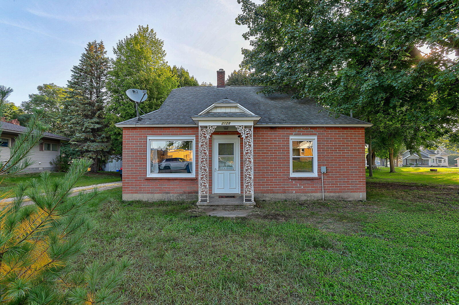 Property Photo:  2128 Burton Drive  MI 49464 