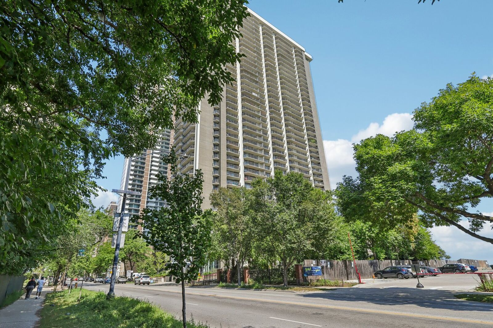 Property Photo:  6007 N Sheridan Road 25F  IL 60660 