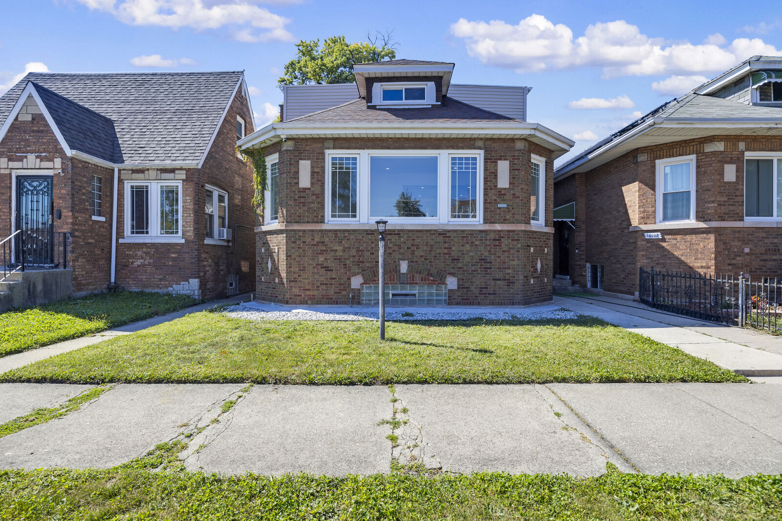 Property Photo:  10152 S Calumet Avenue  IL 60628 