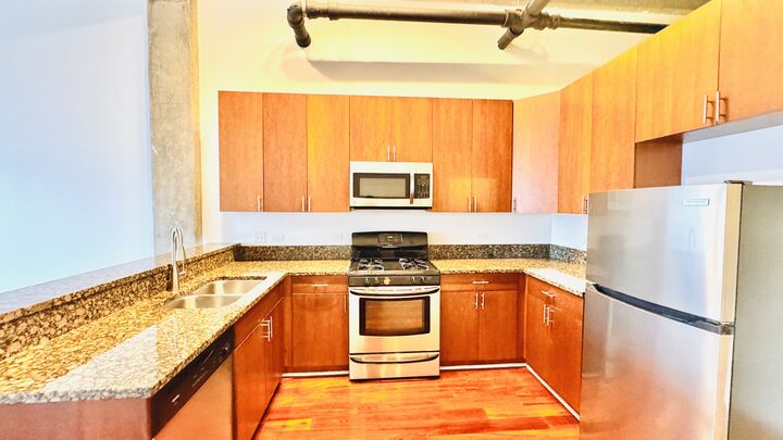 Property Photo:  320 E 21st Street 805  IL 60616