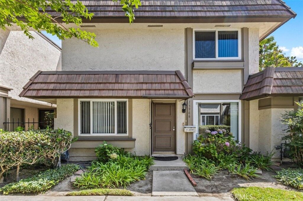 Property Photo:  13966 Chelmsford Lane  CA 92683 